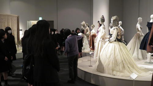 神戸ファッション美術館　館内.JPG