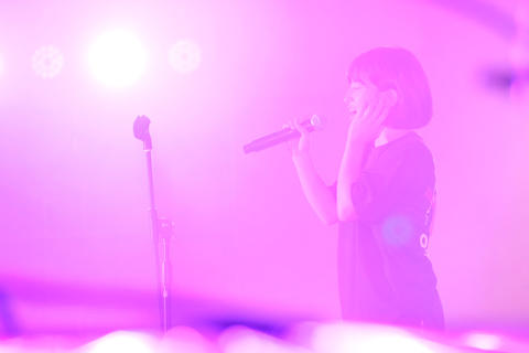 19082910.jpg
