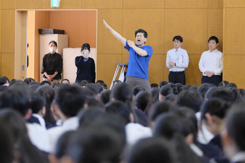 25051906.jpg