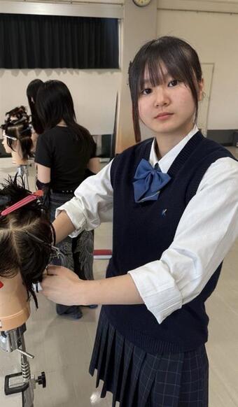 高橋奈々.jpg